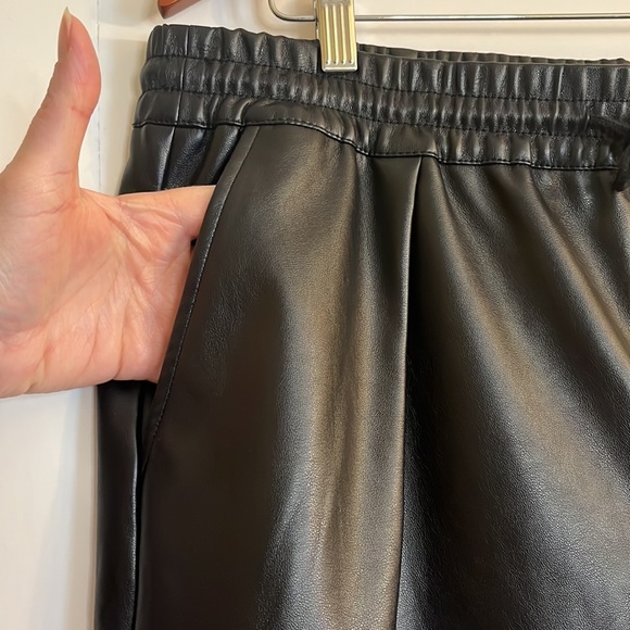 H Halston Faux Leather Jogger Pants Size L Black High Rise Pockets Pull-On Waist - Picture 3 of 10